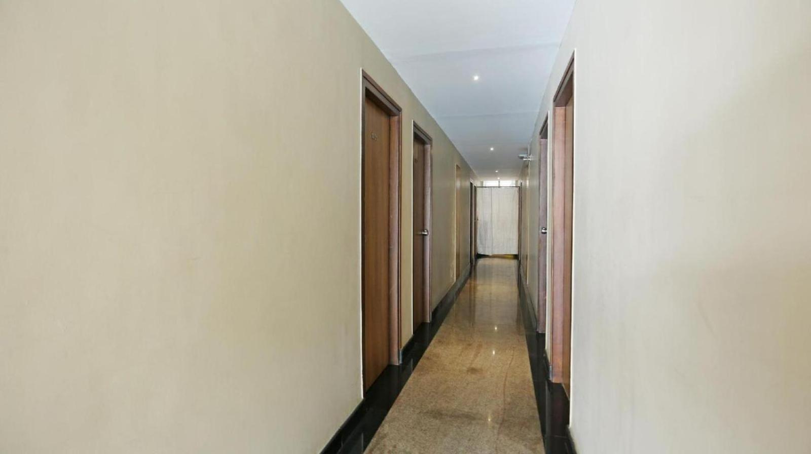 Samasth Rooms And Suits Mysore Luaran gambar