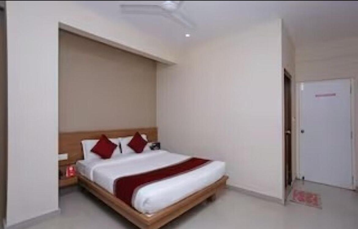 Samasth Rooms And Suits Mysore Luaran gambar