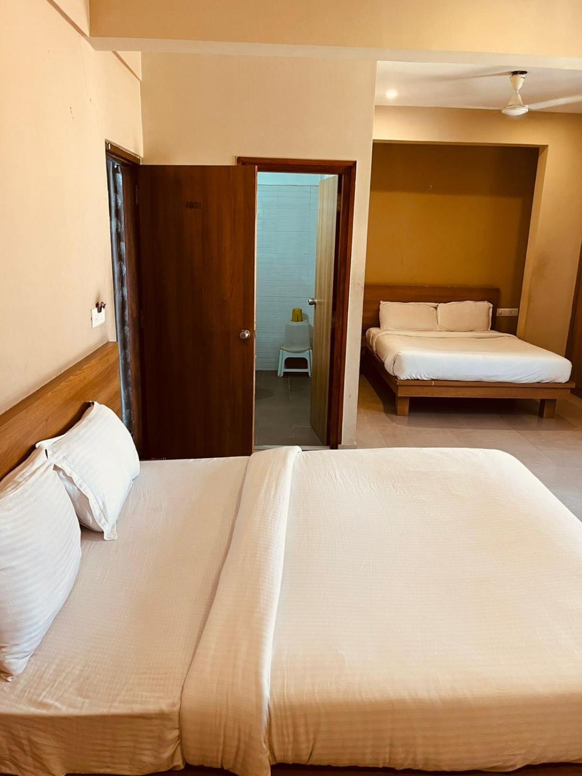 Samasth Rooms And Suits Mysore Luaran gambar