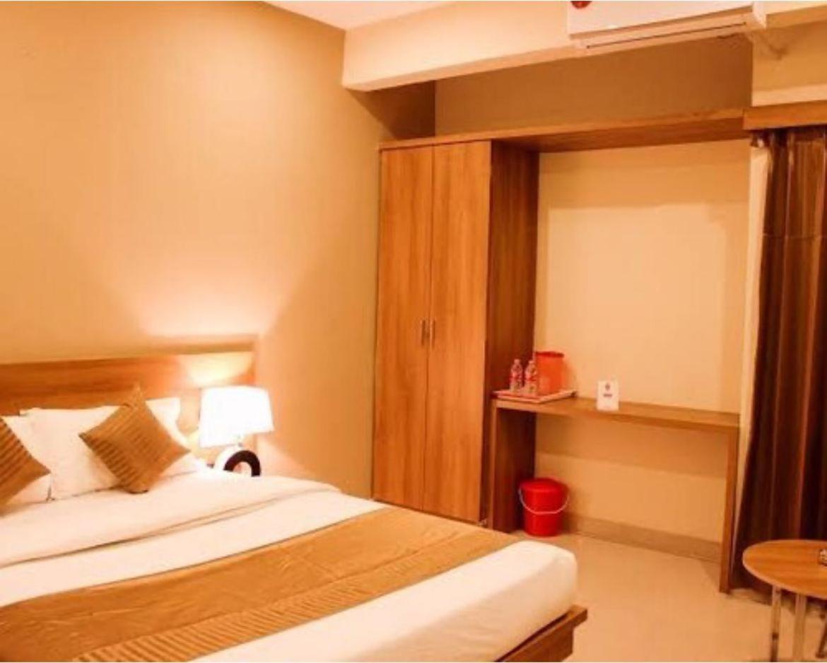 Samasth Rooms And Suits Mysore Luaran gambar