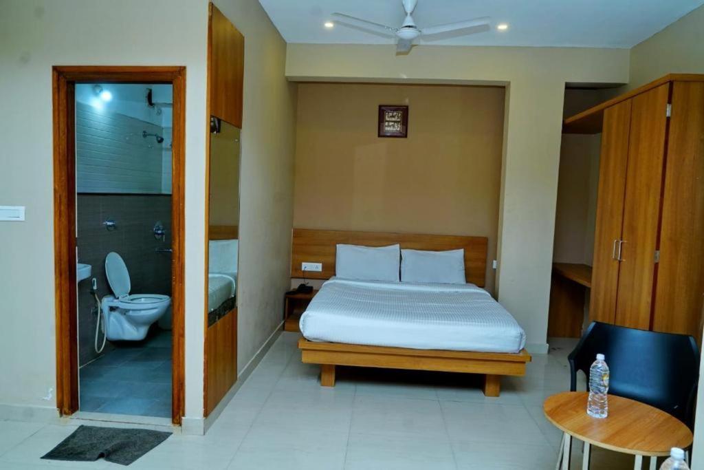 Samasth Rooms And Suits Mysore Luaran gambar